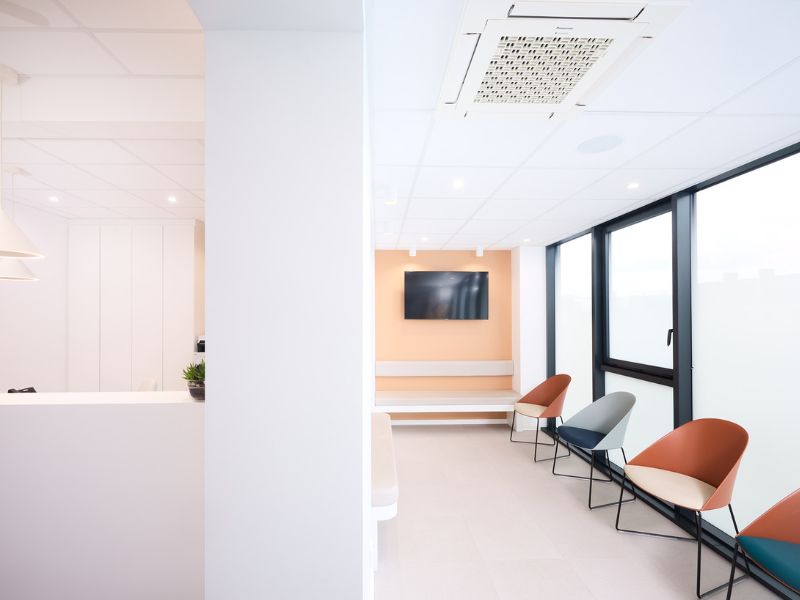 Dr Silviu Oratie - Dentiste Granville - Salle d'attente