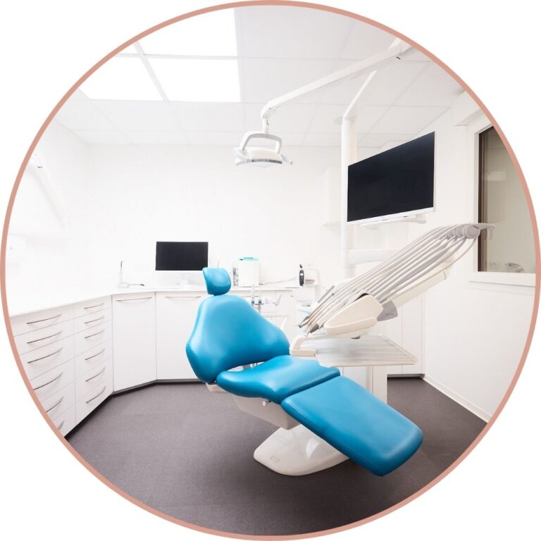 Dr Silviu Oratie - Dentiste Granville - Salle de soins drntaires