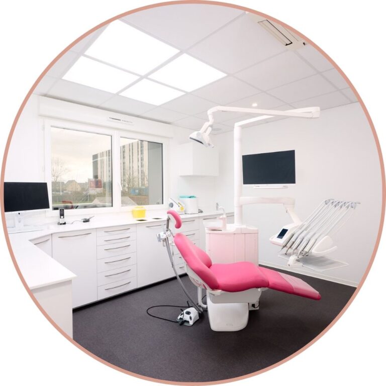 Dr Silviu Oratie - Dentiste Granville - Salle de soins dentaires